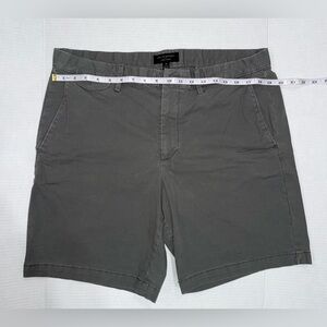 Banana Republic Men's Gray Flat Front Shorts